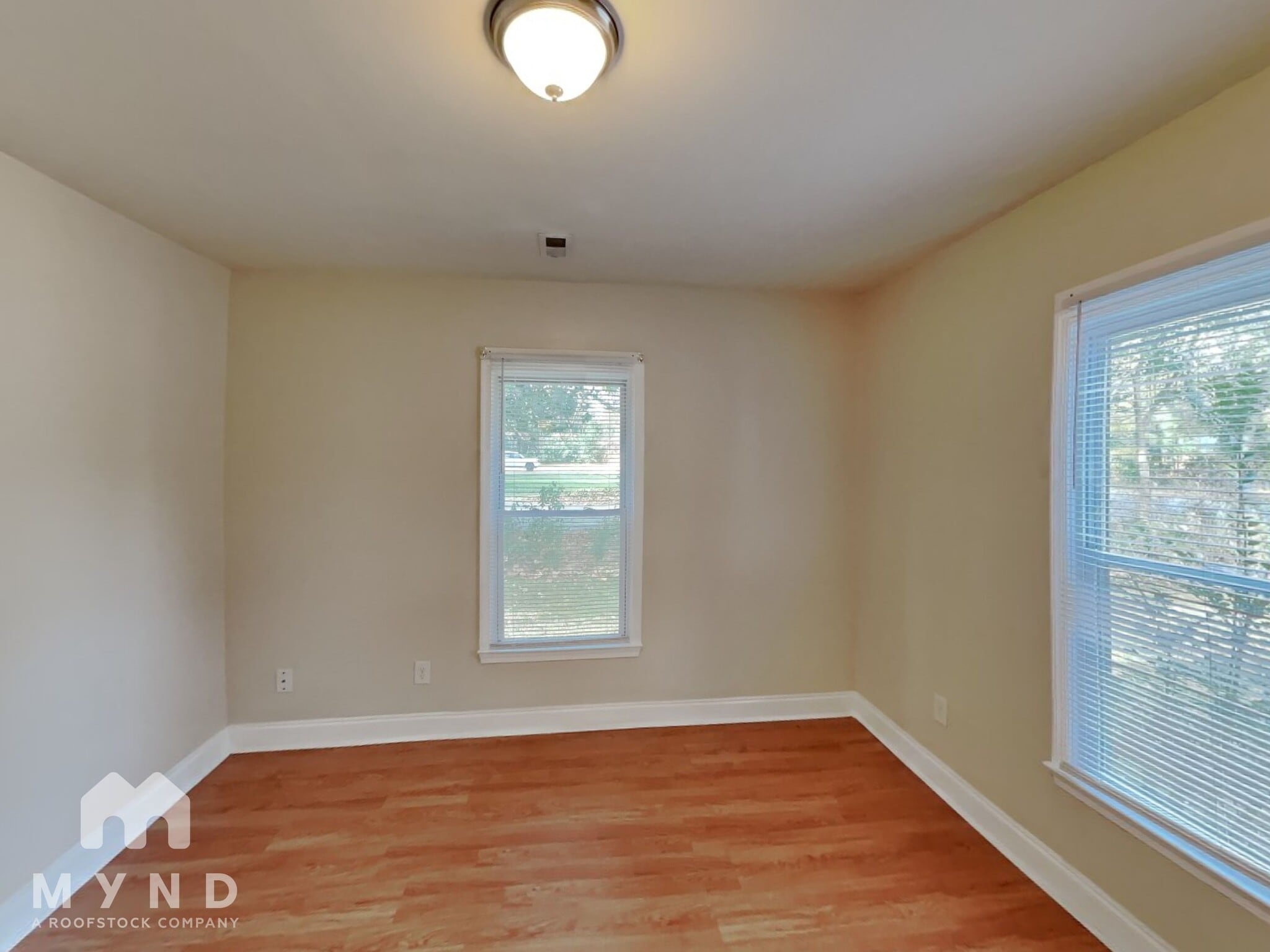 Building Photo - 2632 Shamrock Dr