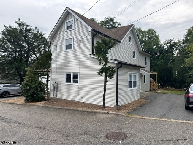Building Photo - 12 Adalist Ave