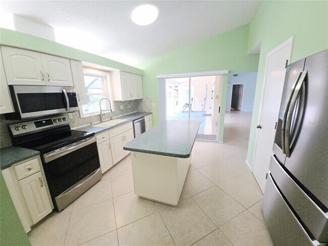 Building Photo - 3601 Garden Lakes Clenet