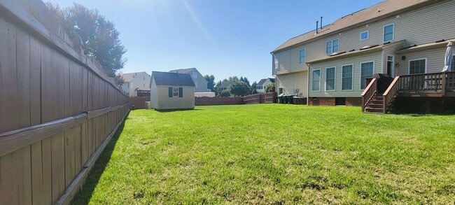 Building Photo - Stately brick front contemporary on huge c...