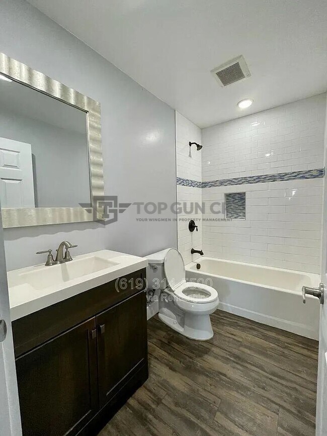 Building Photo - 643 S 31st St