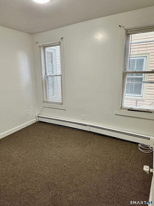 Building Photo - 182 Black Rock Ave