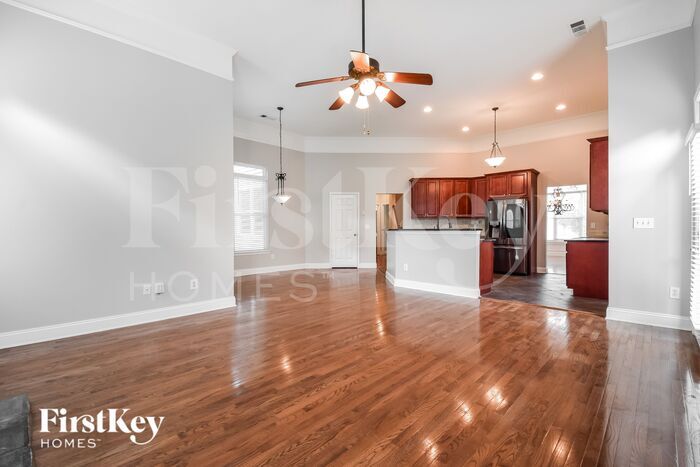 Building Photo - 33 Roberson Dr