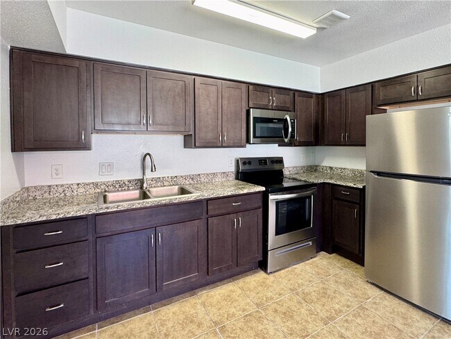 Building Photo - 2920 E Siki Ct