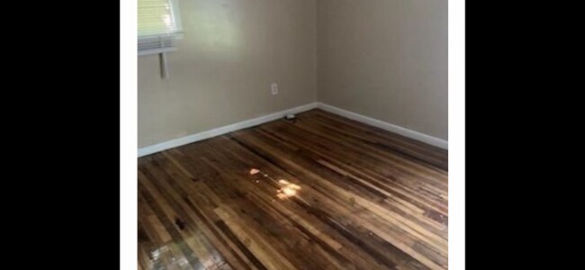 Building Photo - 616 Indianola Dr