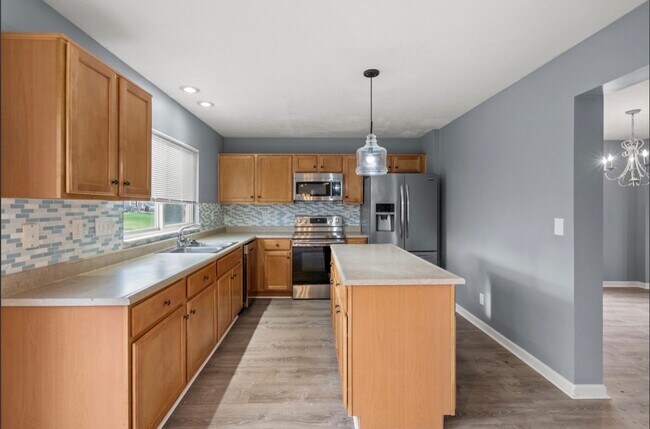 Building Photo - 11241 Sugarmill Dr