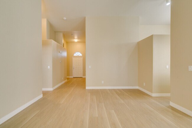 Building Photo - SW BEAUTY*2 BEDROOMS*OPEN FLOORPLAN*COMMUNITY POOL, GATED*CHECK THIS HOME OUT TODAY!