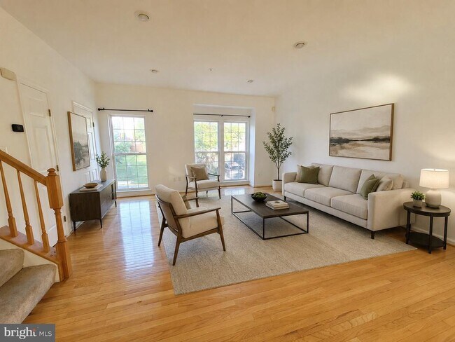 Building Photo - 13115 Rosebay Dr