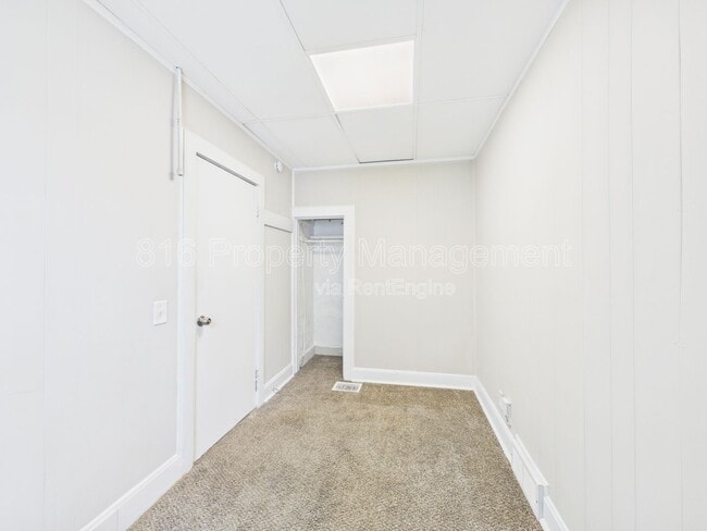 Building Photo - 1222 S 40th St