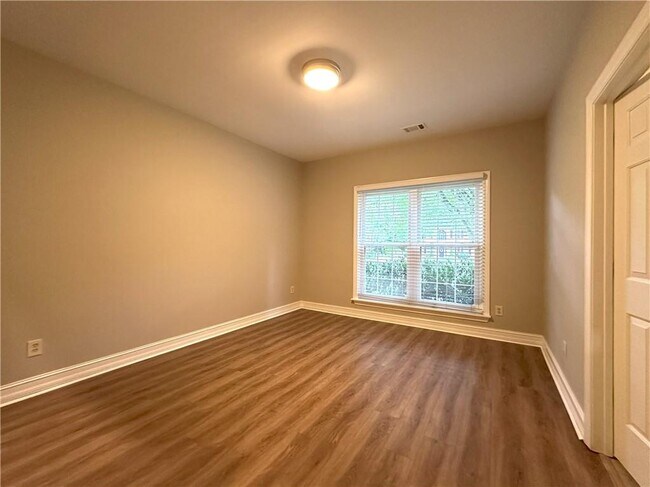 Building Photo - 1015 Allenbrook Ln