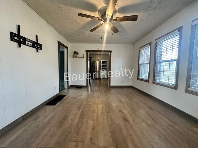 Building Photo - Three Bedroom, Country Setting