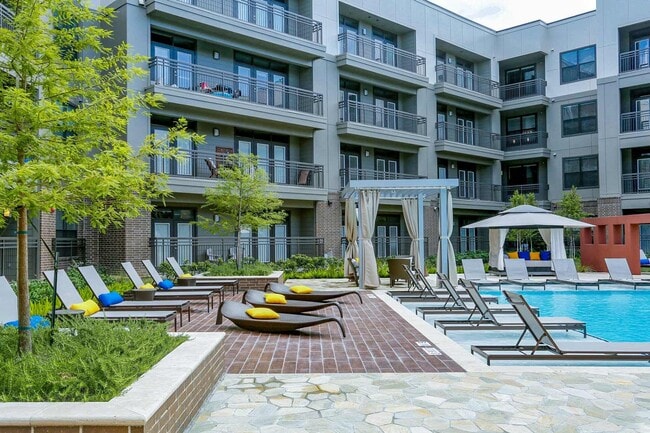 Building Photo - 2033 S Gessner Rd