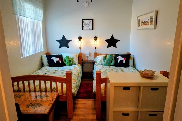 Building Photo - 7265 N Bridle Path