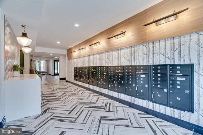 Building Photo - 10755 Fairgrounds Dr