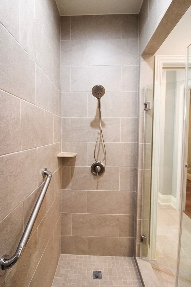 Building Photo - 2207 Postoffice St