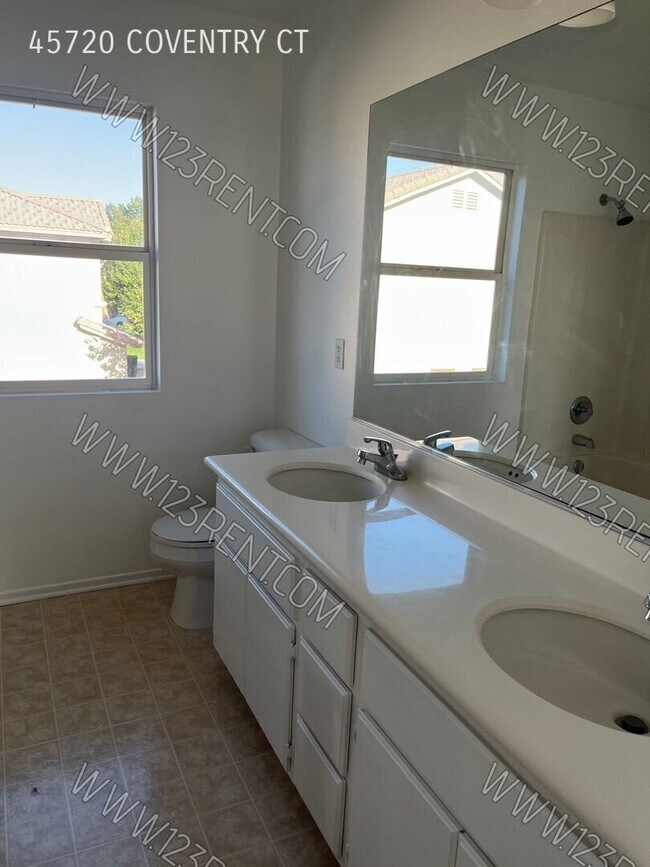 Building Photo - 45720 Coventry Ct.