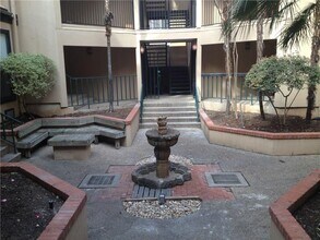 Building Photo - 2110 Rio Grande St