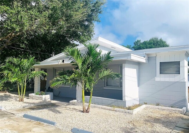 Building Photo - 3805 W Leona St