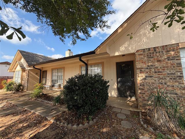 Building Photo - 300 Bluegrass Ln