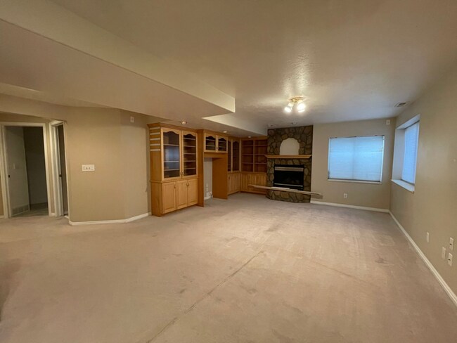 Building Photo - 279 Springridge Dr