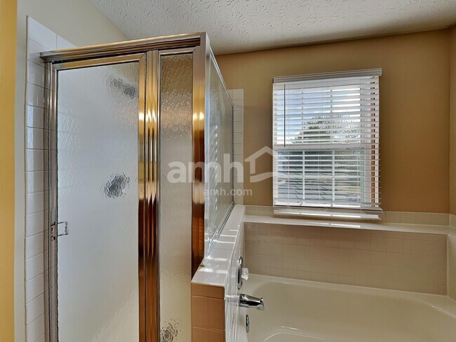 Building Photo - 8558 Rodebaugh Rd