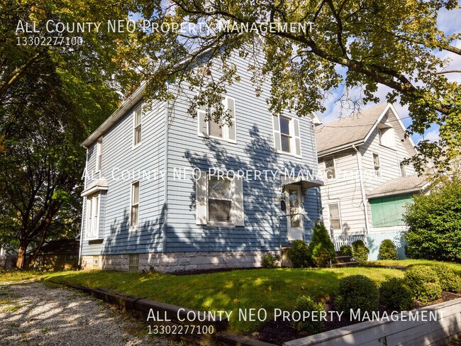 Building Photo - 1278 Girard St