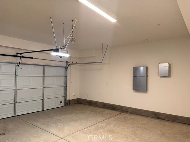 Building Photo - 5985 Huntington Dr