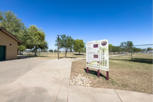 Building Photo - 3Bed/2.5Bath Townhouse at 83rd Ave/I-10! Ready for Immediate Move-In! -- FENCED-IN YARD! 2 CAR GA...