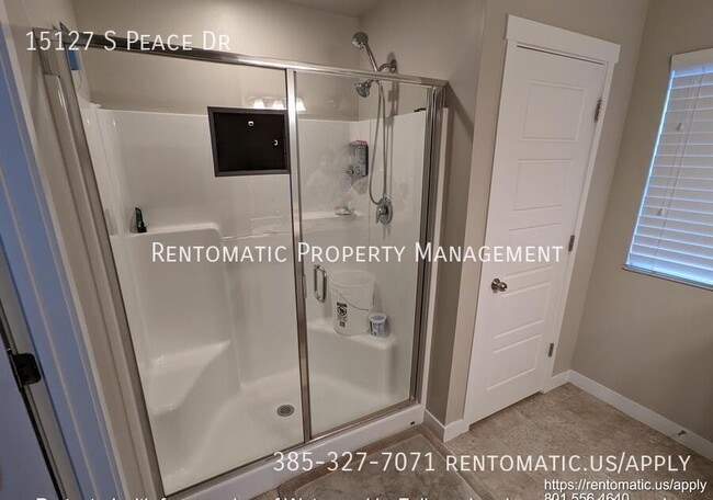 Building Photo - 15127 Peace Dr