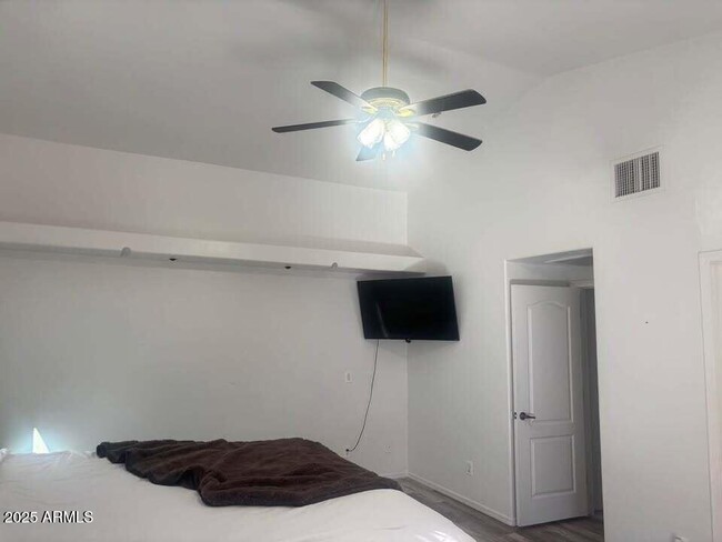 Building Photo - 1427 Cam Chavinda