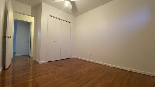 Building Photo - 3 Bedroom, 1 Bathroom Home Close to Fort L...