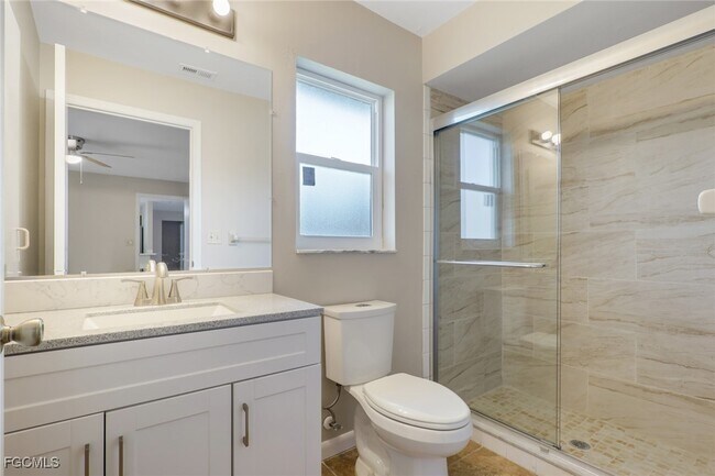 Building Photo - 1625 SE 21st Ln