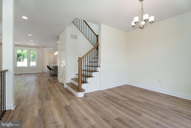 Building Photo - 3 E Hartwick Dr