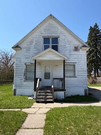 Building Photo - 2 bed, 1 bath Lower Unit in Duplex Available!