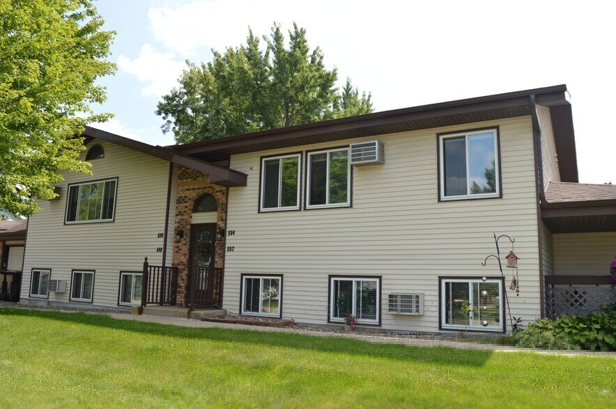 Building Photo - 548 Seminole Way