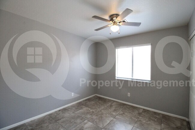 Building Photo - 14867 W Acapulco Ln