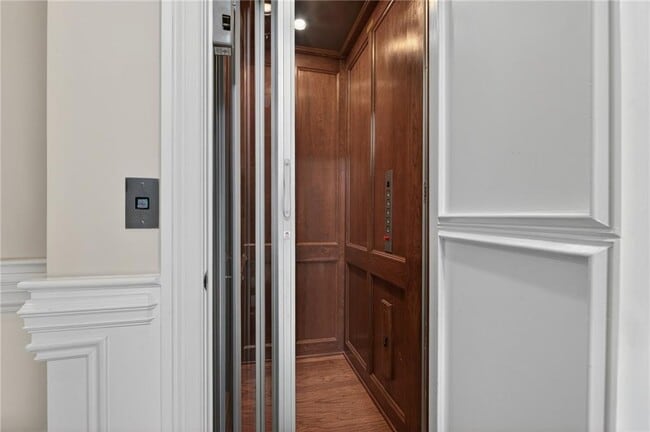 Building Photo - 3475 Roxboro Rd NE