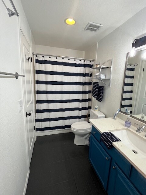 All-Inclusive Furnished 1 Bedroom 1 Bath with Office Center in Bay Club- 2 miles Sullivan's Island - 1481 Center St Ext