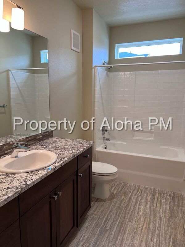 Building Photo - 3558 E Grand Forest Dr