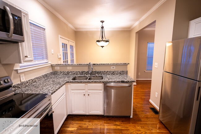 Building Photo - 1188 Ira St SW