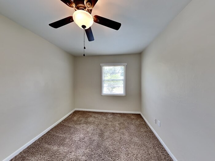 Building Photo - 408 Eastway Dr