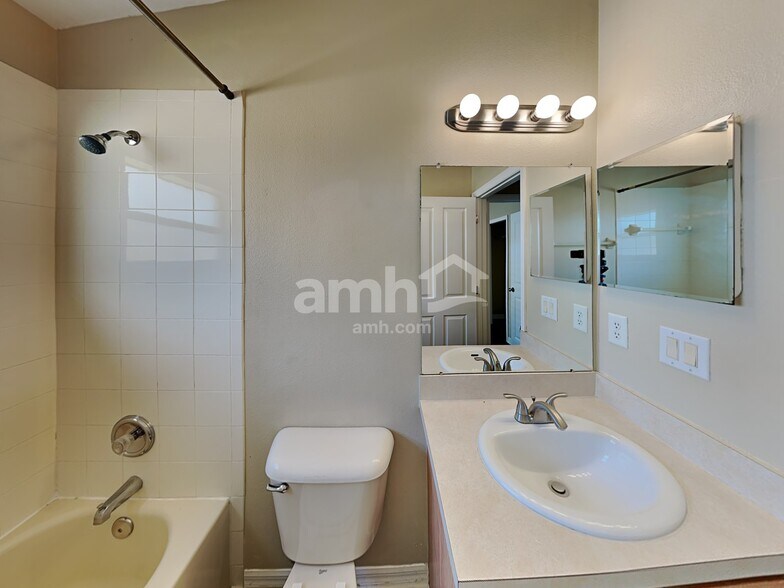 Building Photo - 6726 Cambridge Park Dr