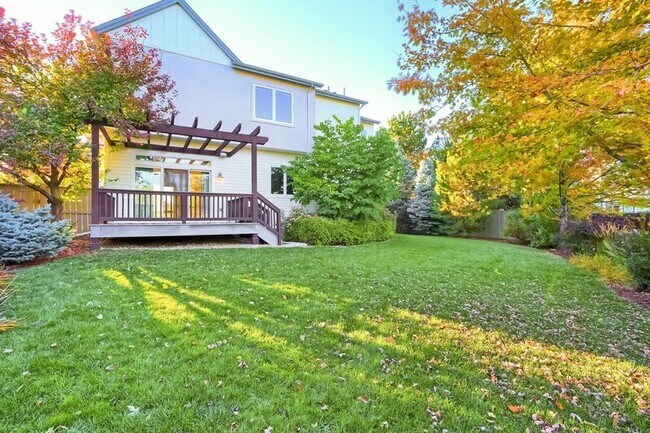 Building Photo - 2421 Rose Ct