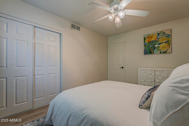 Building Photo - 4730 E Desert Cactus St