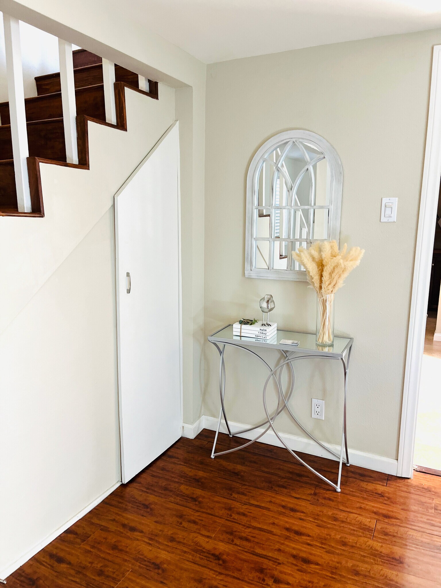 Building Photo - 618 Woodland Dr