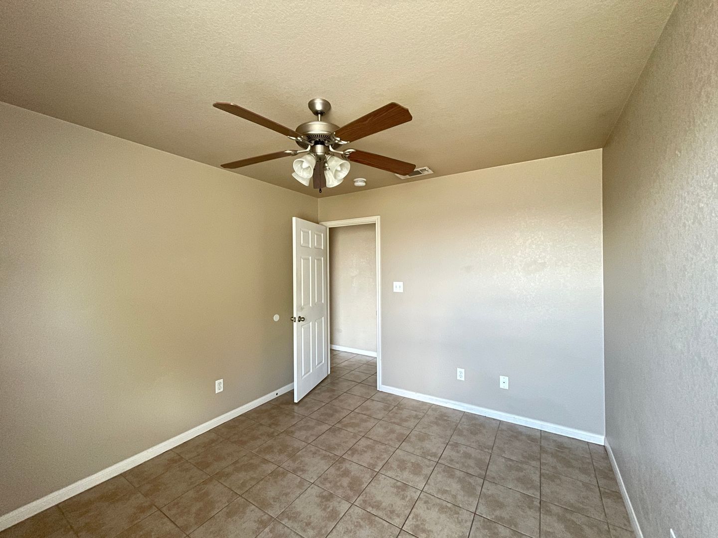 Building Photo - 1109 Powder River Dr