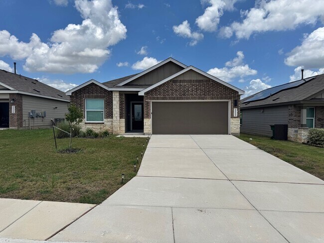 Primary Photo - Modern Comfort & Style in This 2022-Built ...