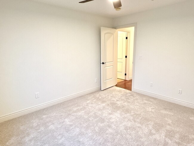 Building Photo - 14328 S Log Home Ln