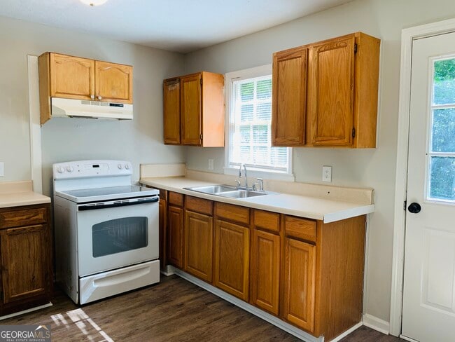 Building Photo - 139 Jack Russell Rd