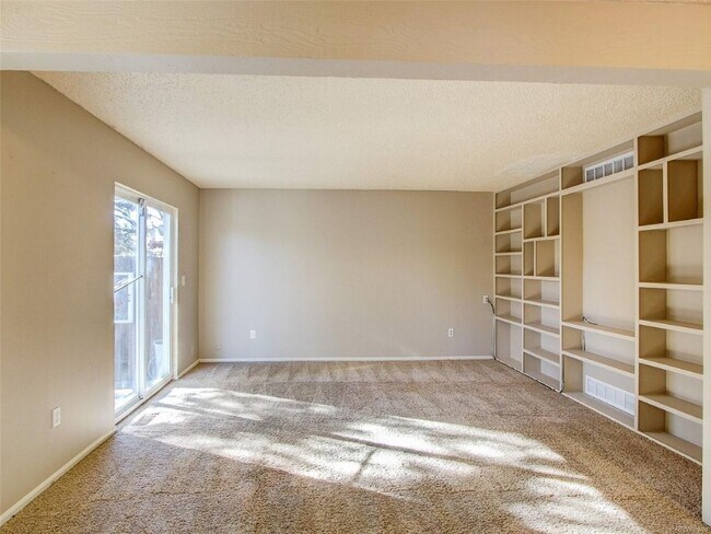 Building Photo - 854 S Rifle Way